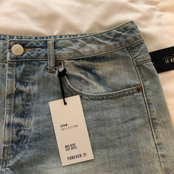NWT Forever 21 denim shorts - Picture 2 of 6